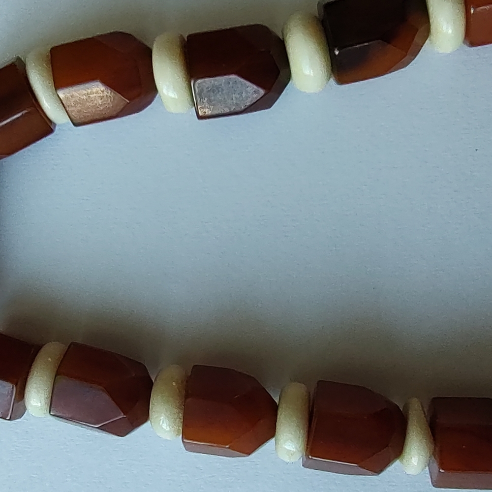 Vintage Amber Bakelite Necklace - Picture 6 of 6